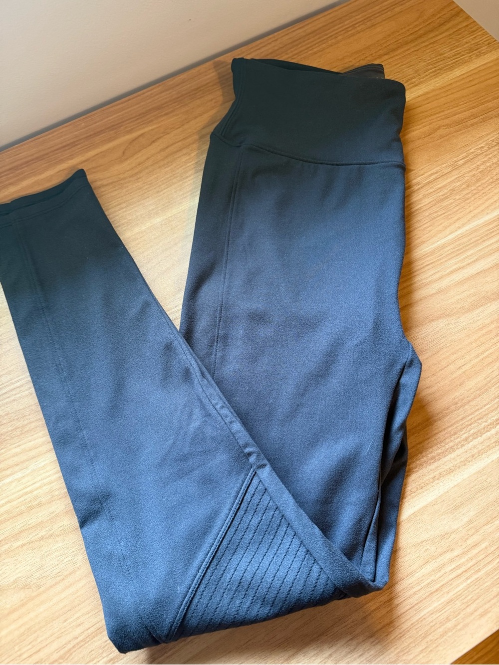 SPANX Assets Red Hot Label Leggings with Subtle Rib Detail Large